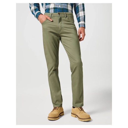 WRANGLER MĘSKIE SPODNIE MATERIAŁOWE LARSTON DUSTY OLIVE 112356816 W18S014024 ze sklepu YouNeedit.pl w kategorii Spodnie męskie - zdjęcie 180289618