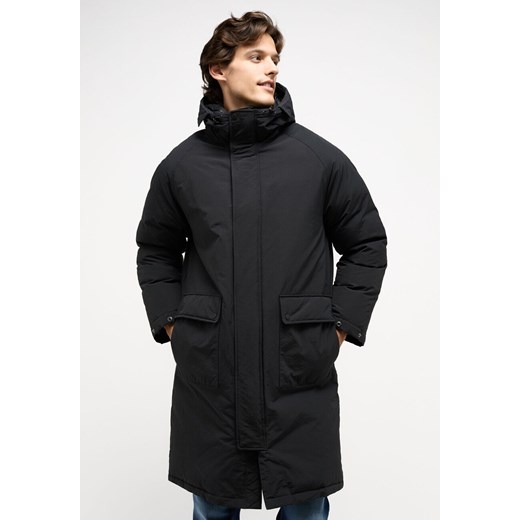 MĘSKA KURTKA ZIMOWA PARKA MUSTANG Long Parka Moonless Night 1014472 4137 ze sklepu YouNeedit.pl w kategorii Kurtki męskie - zdjęcie 180291189