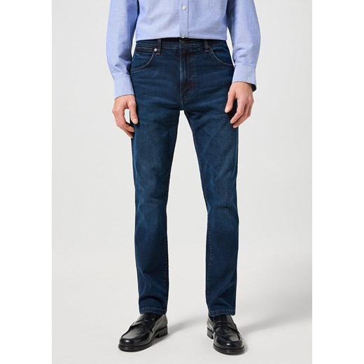WRANGLER MĘSKIE SPODNIE JEANSOWE LARSTON MIDNIGHT RODEO 112356853 W18S008805 ze sklepu YouNeedit.pl w kategorii Jeansy męskie - zdjęcie 180291326