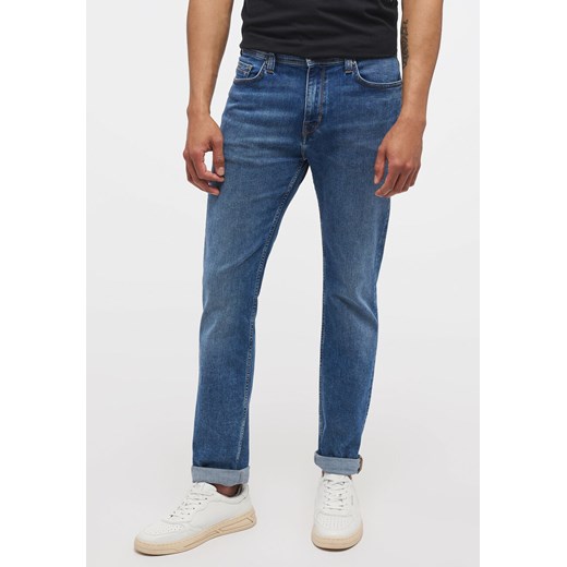 MĘSKIE SPODNIE JEANSOWE MUSTANG VEGAS SLIM DENIM BLUE 1014246 5000 682 ze sklepu YouNeedit.pl w kategorii Jeansy męskie - zdjęcie 180291897