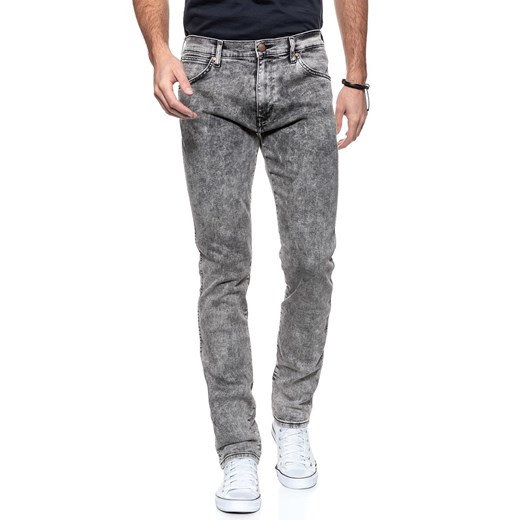 SPODNIE MĘSKIE WRANGLER LARSTON SNOW FLAKE W18SNK10P 112127570 Wrangler W27 L32 YouNeedit.pl