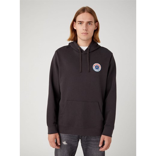 WRANGLER MĘSKA BLUZA LOGO HOODIE FADED WASHED BLACK 112341228 W656018280 ze sklepu YouNeedit.pl w kategorii Bluzy męskie - zdjęcie 180292298
