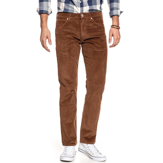 WRANGLER SPODNIE MĘSKIE GREENSBORO RUSSET BROWN W15QA2XMA 112126850 ze sklepu YouNeedit.pl w kategorii Spodnie męskie - zdjęcie 180292868