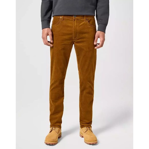 WRANGLER MĘSKIE SPODNIE SZTRUKSOWE GREENSBORO MONKS ROBE 112358055 W15Q017442 ze sklepu YouNeedit.pl w kategorii Spodnie męskie - zdjęcie 180294126