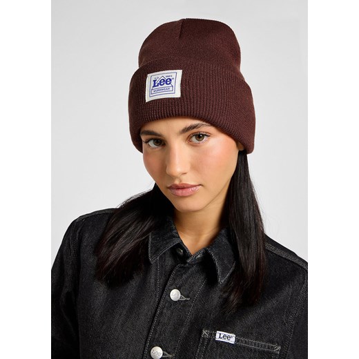 LEE DAMSKA CZAPKA BAWEŁNIANA WORKWEAR BEANIE VELVET BEET 112358298 LP75016269 ze sklepu YouNeedit.pl w kategorii Czapki zimowe damskie - zdjęcie 180296877