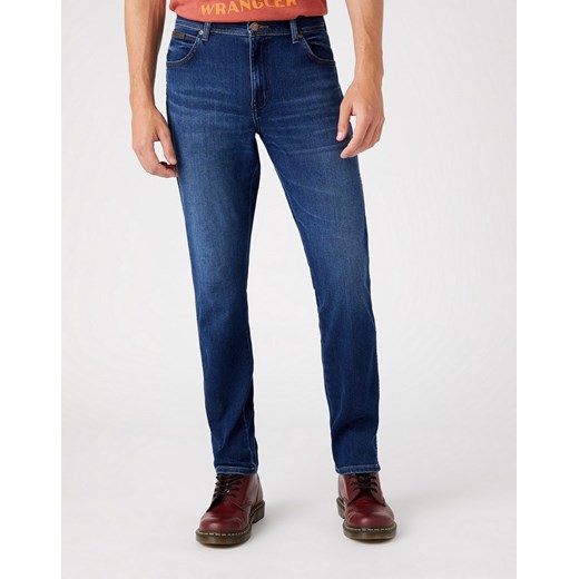 WRANGLER TEXAS SLIM MĘSKIE SPODNIE JEANSOWE BLUE SILK W12SCV39Z 112145789 ze sklepu YouNeedit.pl w kategorii Jeansy męskie - zdjęcie 180297488