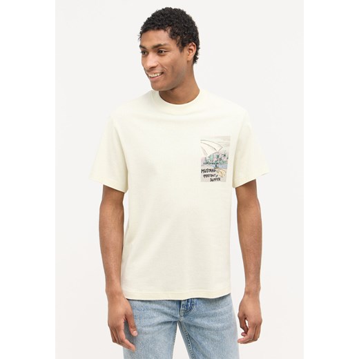 MĘSKA KOSZULKA MUSTANG Austin T-shirt NADRUK Light Gray 1015076 3003 ze sklepu YouNeedit.pl w kategorii T-shirty męskie - zdjęcie 180299196