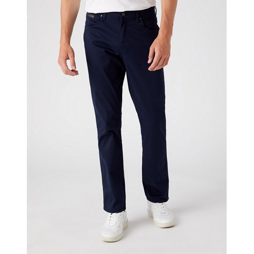 WRANGLER TEXAS SLIM MĘSKIE SPODNIE MATERIAŁOWE NAVY W12SEA114 112145790 ze sklepu YouNeedit.pl w kategorii Jeansy męskie - zdjęcie 180299305