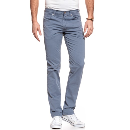 WRANGLER SPODNIE MĘSKIE GREENSBORO FLINSTONE BLUE W15QMM13F 112126982 ze sklepu YouNeedit.pl w kategorii Spodnie męskie - zdjęcie 180299679