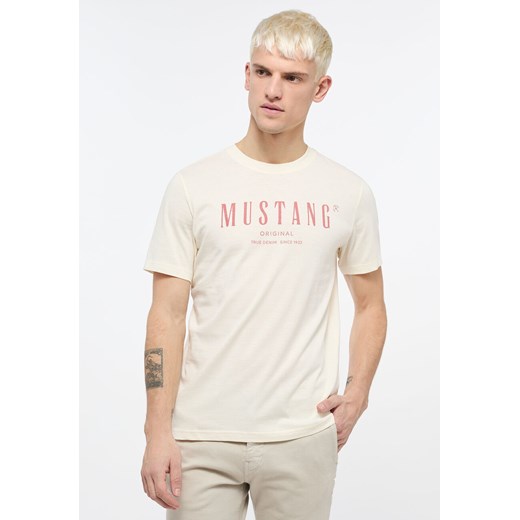 MUSTANG ALEX C PRINT MĘSKI T-SHIRT KOSZULKA LOGO NADRUK PRISTINE 1013802 8001 ze sklepu YouNeedit.pl w kategorii T-shirty męskie - zdjęcie 180300309