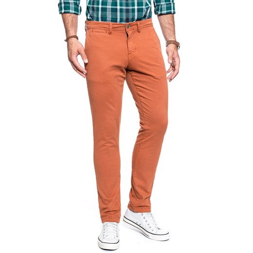 MUSTANG SPODNIE MĘSKIE Classic Chino 1008451 3187 ze sklepu YouNeedit.pl w kategorii Spodnie męskie - zdjęcie 180301016