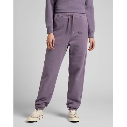 LEE RELAXED SWEATPANTS DAMSKIE SPODNIE DRESOWE WASHED PURPLE L32MTXTZ 112143857 ze sklepu YouNeedit.pl w kategorii Spodnie damskie - zdjęcie 180302127