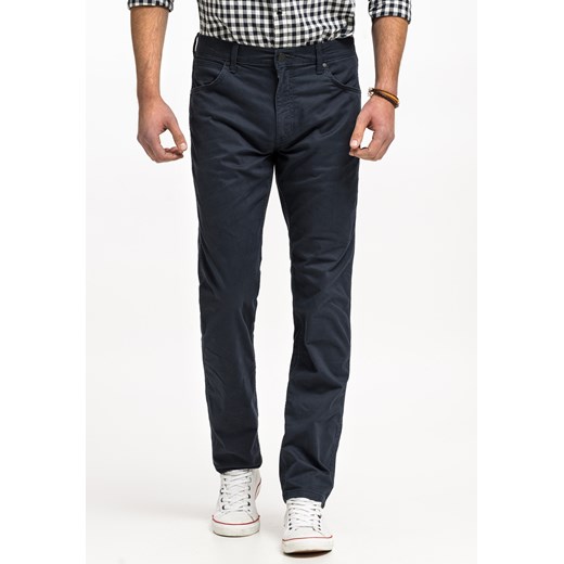 WRANGLER GREENSBORO MĘSKIE SPODNIE MATERIAŁOWE CHINO CHINOSY MARINE NAVY W15QOFB14 112320811 ze sklepu YouNeedit.pl w kategorii Spodnie męskie - zdjęcie 180307176