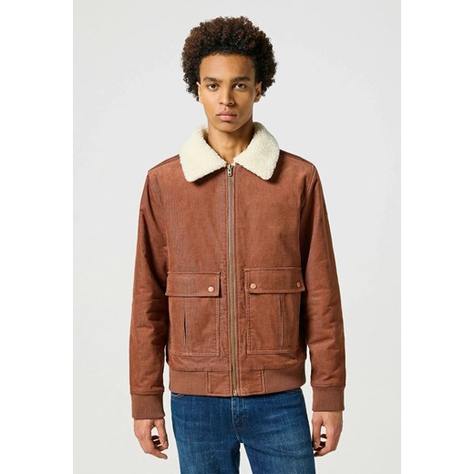MĘSKA KURTKA PRZEJŚCIOWA WRANGLER CORDUROY AVIATOR ROOT 112357268 ze sklepu YouNeedit.pl w kategorii Kurtki męskie - zdjęcie 180309337