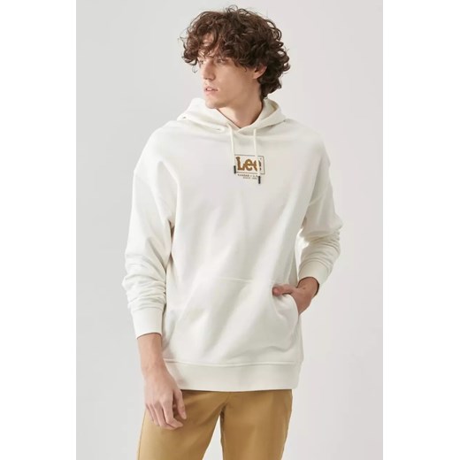 LEE LOOSE HOODIE MĘSKA BLUZA Z KAPTUREM LOGO ECRU L83SSPNQ 112145616 ze sklepu YouNeedit.pl w kategorii Bluzy męskie - zdjęcie 180309406