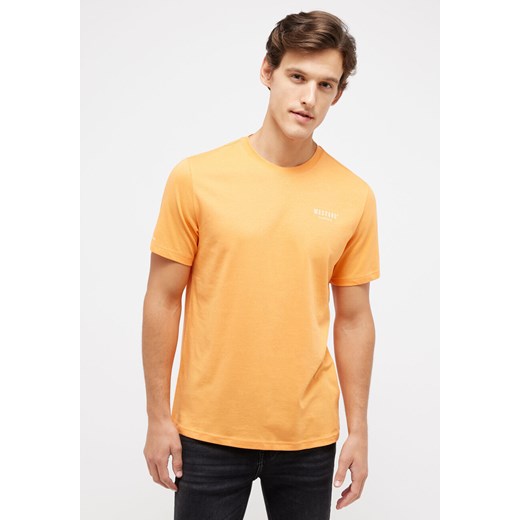MUSTANG AUSTIN MĘSKI T-SHIRT KOSZULKA LOGO TANGERINE 1014950 7036 ze sklepu YouNeedit.pl w kategorii T-shirty męskie - zdjęcie 180311306