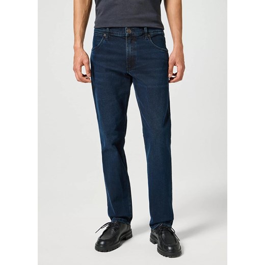 MĘSKIE SPODNIE JEANSOWE WRANGLER GREENSBORO INDIGO NOIR 112357411 ze sklepu YouNeedit.pl w kategorii Jeansy męskie - zdjęcie 180314367