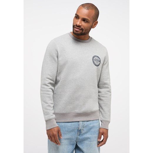 MĘSKA BLUZA MUSTANG LOGO Ben Crewneck Mid Grey Mélange 1014159 4140 ze sklepu YouNeedit.pl w kategorii Bluzy męskie - zdjęcie 180316026