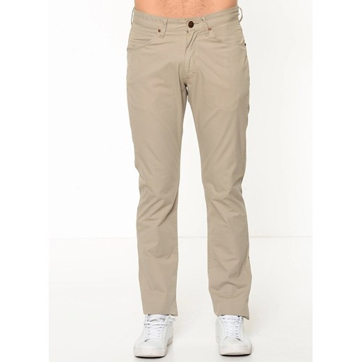 WRANGLER GREENSBORO MĘSKIE SPODNIE MATERIAŁOWE CAMEL W15QLL49J Wrangler W32 L32 YouNeedit.pl