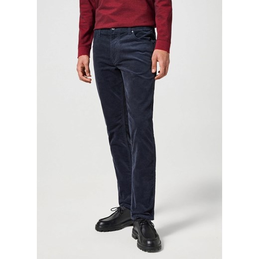 WRANGLER MĘSKIE SPODNIE SZTRUKSOWE GREENSBORO DARK NAVY 112358044 W15Q008616 ze sklepu YouNeedit.pl w kategorii Jeansy męskie - zdjęcie 180320518