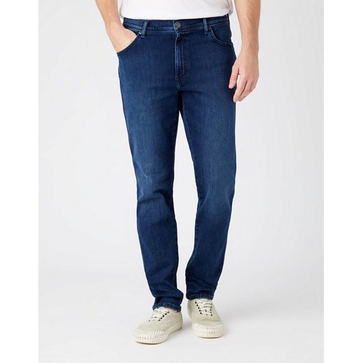 WRANGLER TEXAS TAPER BLUE GAMBIT W12TLR29F 112145807 ze sklepu YouNeedit.pl w kategorii Jeansy męskie - zdjęcie 180320577