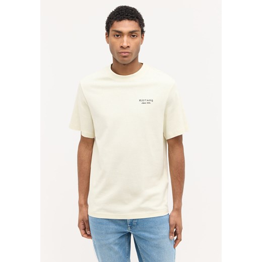 MĘSKA KOSZULKA MUSTANG Austin T-shirt NADRUK Light Gray 1015062 3003 ze sklepu YouNeedit.pl w kategorii T-shirty męskie - zdjęcie 180324228