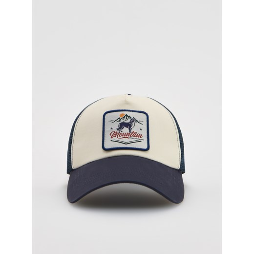 Reserved - Czapka trucker z naszywką - granatowy ze sklepu Reserved w kategorii Czapki z daszkiem męskie - zdjęcie 180340566