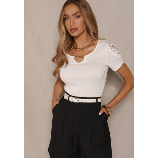 Biały T-shirt z Bawełny Ozdobiony Koronką i Łańcuszkiem Liravee ze sklepu renee.pl w kategorii Bluzki damskie - zdjęcie 180345408