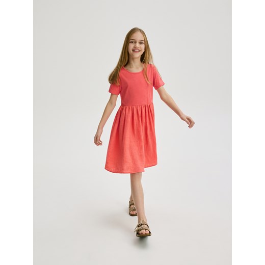 Reserved - Sukienka z muślinowym dołem - intenstywna czerwień Reserved 122/128 (6-8 lat) Reserved