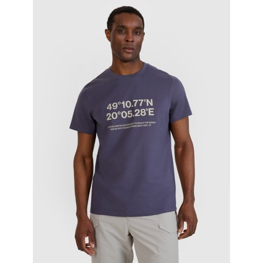 Męski t-shirt z nadrukiem 4F 4FWSS25TTSHM2209 - niebieski ze sklepu Sportstylestory.com w kategorii T-shirty męskie - zdjęcie 180356716