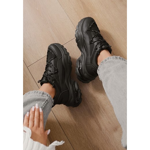 Czarne Sneakersy na Tłoczonej Podeszwie z Ozdobnym Sznurowaniem i Wstawkami z Siateczki Xerxia ze sklepu born2be.pl w kategorii Buty sportowe damskie - zdjęcie 180366198