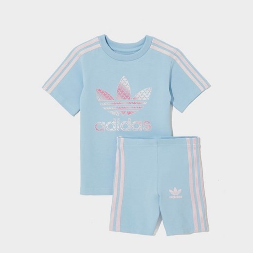 ADIDAS KOMPLET (G)$TRF AOP TEE/SHT SKYPK ze sklepu JD Sports  w kategorii Komplety chłopięce - zdjęcie 180374226