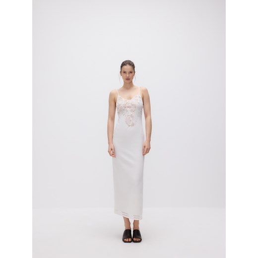 Sukienka biała Reserved elegancka maxi