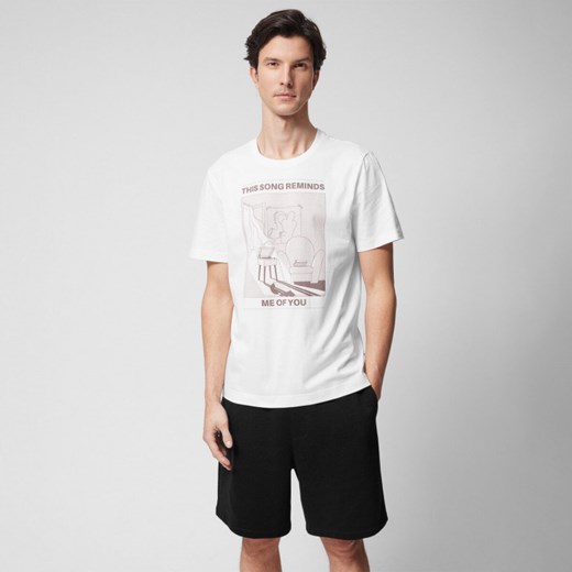 Męski t-shirt z nadrukiem Outhorn OTHWSS24TTSHM1500 - biały ze sklepu Sportstylestory.com w kategorii T-shirty męskie - zdjęcie 180391918