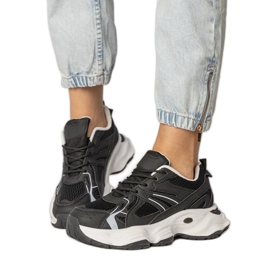 Czarne sneakersy sportowe na masywnej podeszwie ze sklepu ButyModne.pl w kategorii Buty sportowe damskie - zdjęcie 180397476