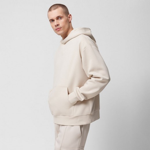 Męska bluza dresowa oversize nierozpinana z kapturem Outhorn OTHWSS24TSWSM1163 - kremowa ze sklepu Sportstylestory.com w kategorii Bluzy męskie - zdjęcie 180408089