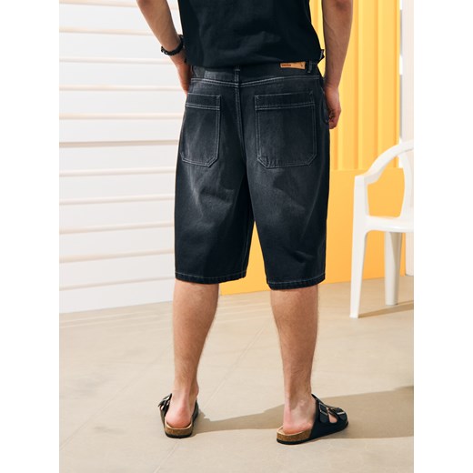 Czarne spodenki męskie Sinsay 