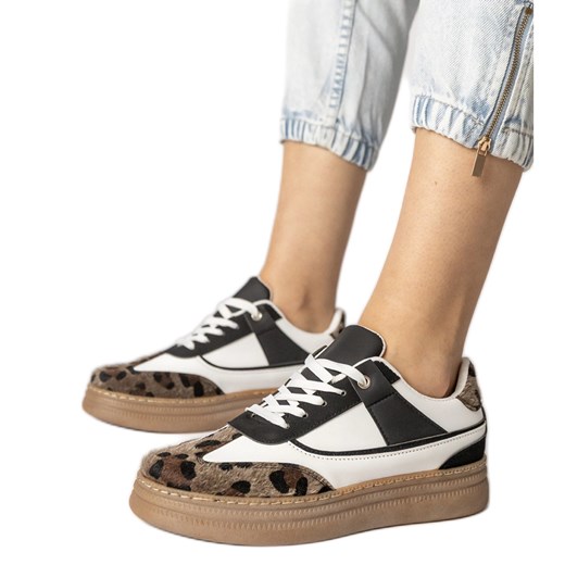 Czarno-białe sneakersy z panterkowym dodatkiem ze sklepu ButyModne.pl w kategorii Buty sportowe damskie - zdjęcie 180418119