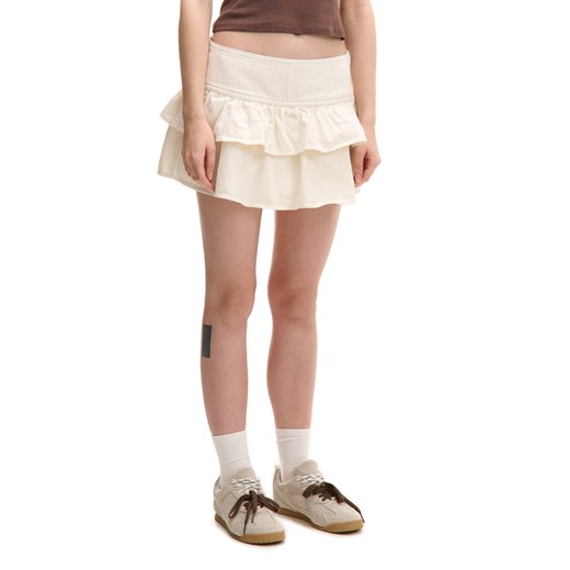 Cropp - Jeansowe kremowe spódnico-spodenki - kremowy ze sklepu Cropp w kategorii Spódnice - zdjęcie 180427398