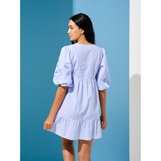 Sinsay sukienka w paski z długim rękawem niebieska maxi z bawełny z dekoltem v