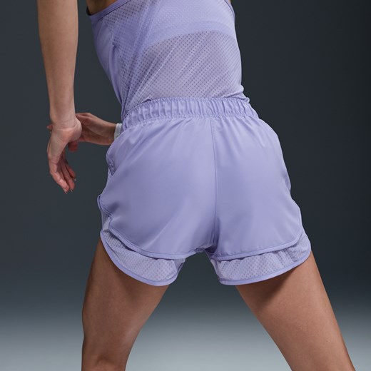 Szorty fioletowe Nike w sportowym stylu 