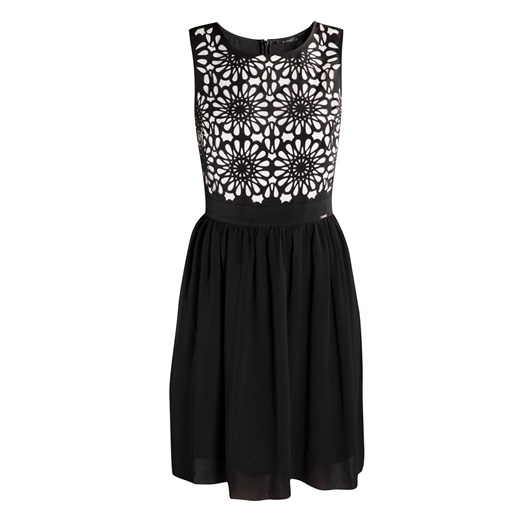 Sukienka z ażurowym zdobieniem e-monnari czarny abstrakcyjne wzory