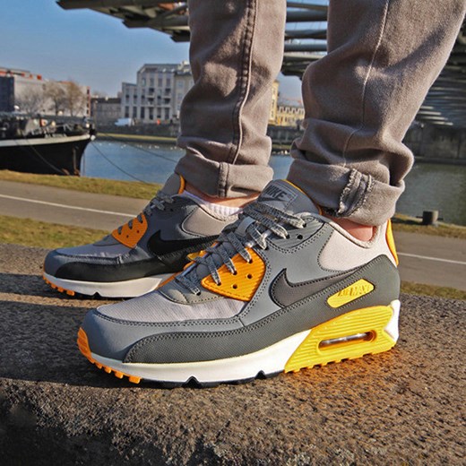 BUTY NIKE AIR MAX 90 ESSENTIAL 537384 008 sneakerstudio-pl brazowy skóra