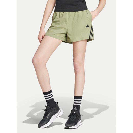 adidas Szorty sportowe Future Icons 3-Stripes IW7707 Zielony Loose Fit ze sklepu MODIVO w kategorii Szorty - zdjęcie 181071308