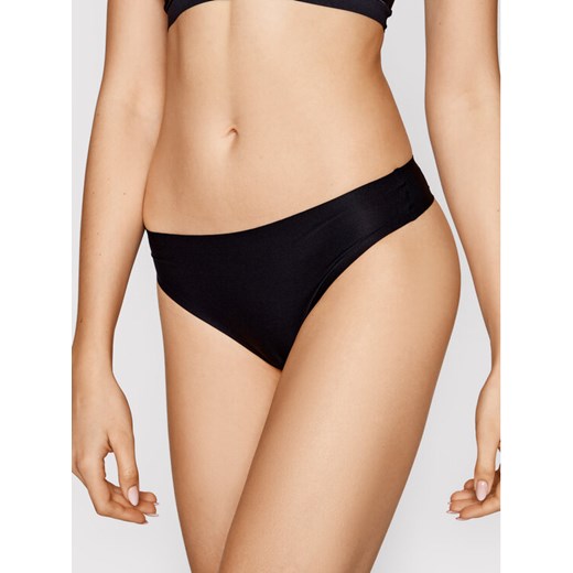 Chantelle Stringi Soft Stretch C26490 Czarny ze sklepu MODIVO w kategorii Majtki damskie - zdjęcie 181081679