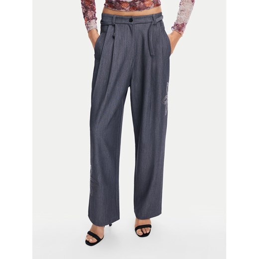 Desigual Spodnie materiałowe Rin 24WWPW20 Szary Loose Fit ze sklepu MODIVO w kategorii Spodnie damskie - zdjęcie 181119676