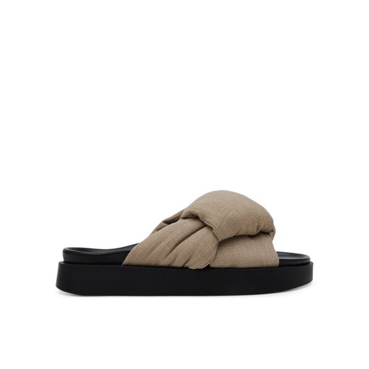 Inuikii Klapki Oversized 70104-147 708 Beżowy ze sklepu MODIVO w kategorii Klapki damskie - zdjęcie 181161275