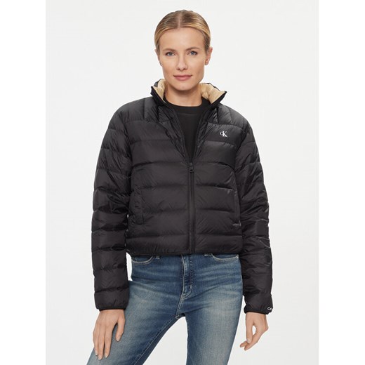 Calvin Klein Jeans Kurtka puchowa J20J222585 Czarny Regular Fit ze sklepu MODIVO w kategorii Kurtki damskie - zdjęcie 181171537