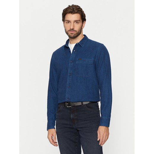 Lee Koszula jeansowa Leesure 112355712 Niebieski Regular Fit ze sklepu MODIVO w kategorii Koszule męskie - zdjęcie 181190886