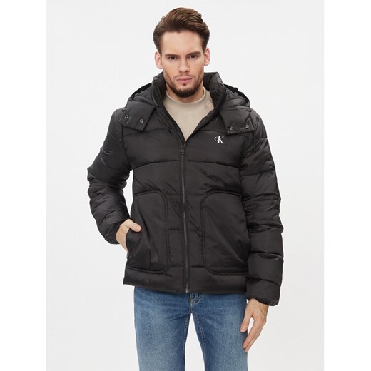 Calvin Klein Jeans Kurtka zimowa J30J324330 Czarny Regular Fit ze sklepu MODIVO w kategorii Kurtki męskie - zdjęcie 181194886